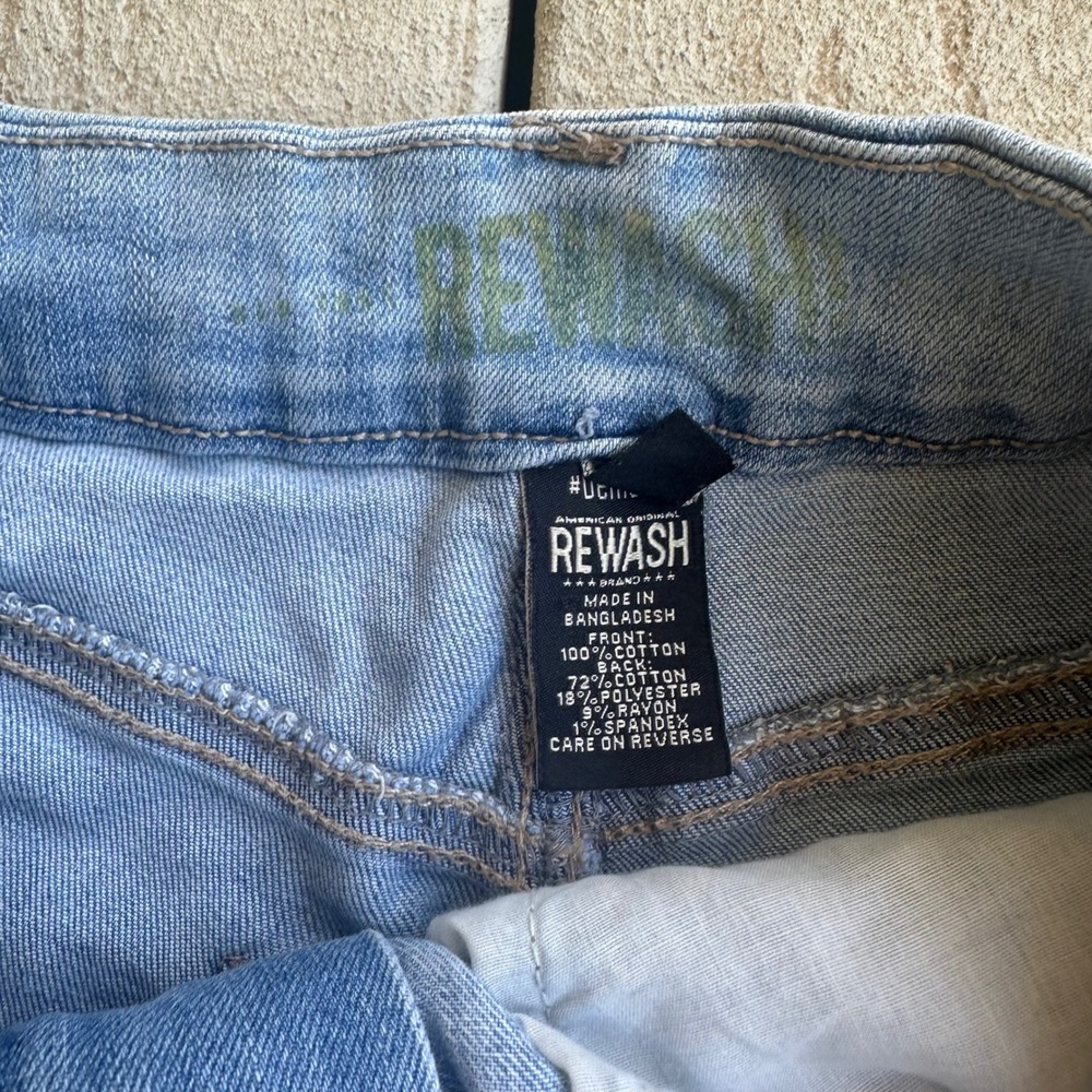 Rewash Distressed Denim‎ Shorts Frayed Hem Light Wash Juniors Size 3 / 26 - Picture 3 of 5